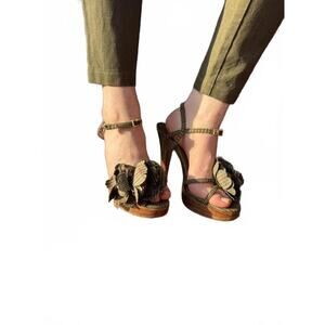 Dolce & Gabbana Tweed Leather Flower Heels – Size 38/7.5